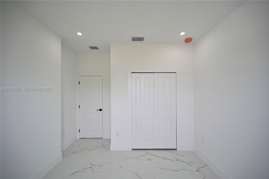 Spacious, unfurnished interior of a new home in , Lehigh Acres (Image 44).