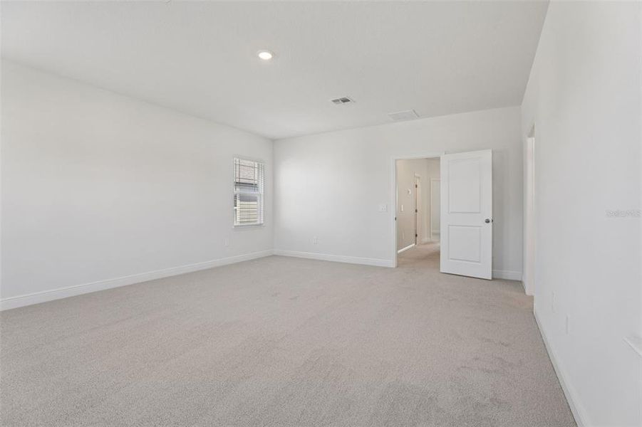 Spacious, unfurnished interior of a new home in Cyrene at Minneola, Minneola (Image 26).