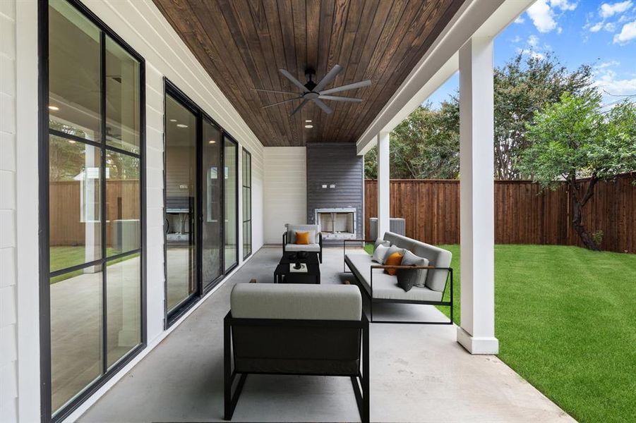 Exterior details and patio area of a home in , Dallas (Image 4).