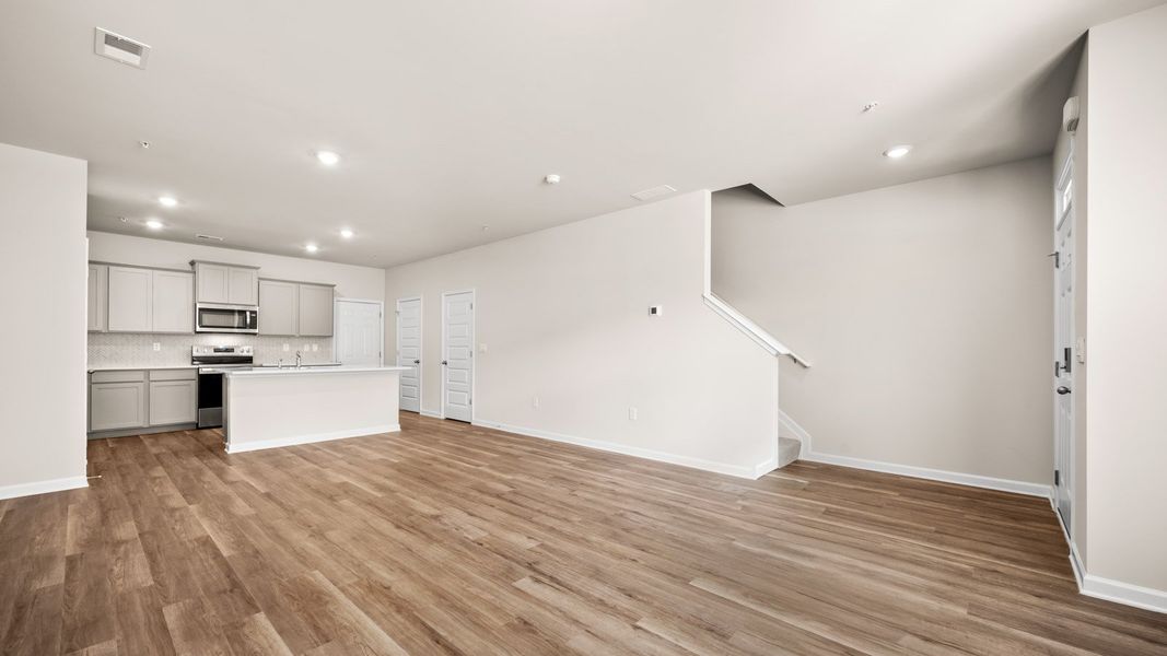 Spacious, unfurnished interior of a new home in Echo Glen, Stockbridge (Image 13).