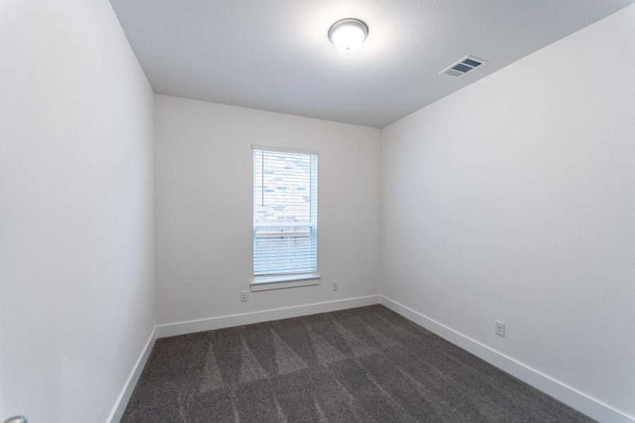 Spacious, unfurnished interior of a new home in Santa Rita Ranch, Liberty Hill (Image 17).