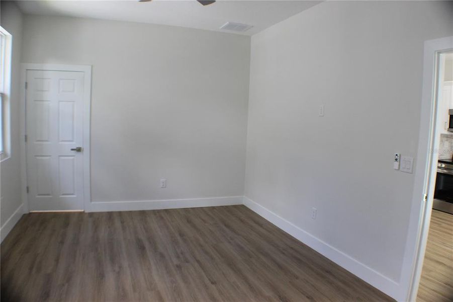 Spacious, unfurnished interior of a new home in , Tampa (Image 19).