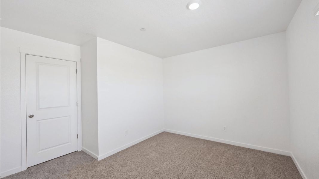 Spacious, unfurnished interior of a new home in Settlers Crossing, Commerce City (Image 25).