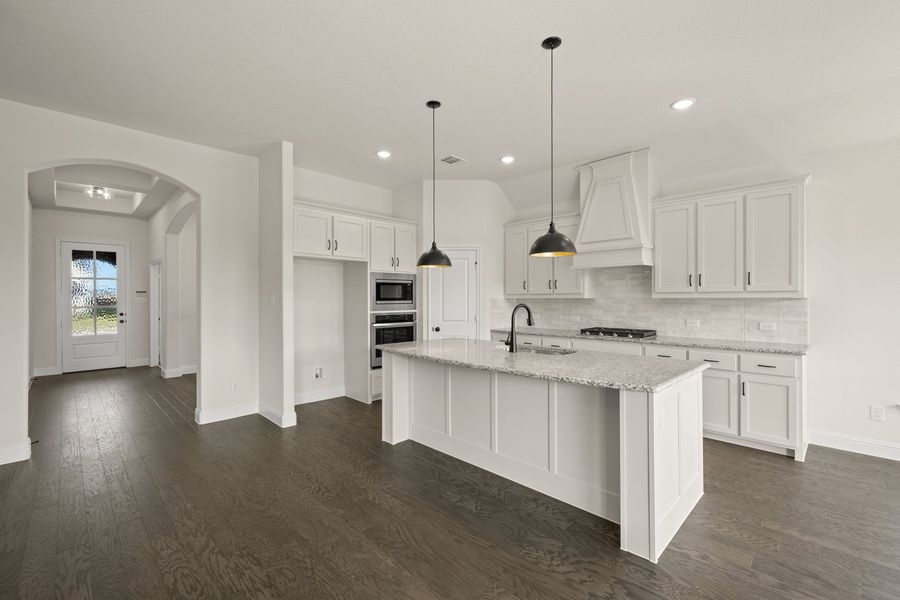 Furnished interior view inside a new home in Myrtle Creek, Waxahachie (Image 6).
