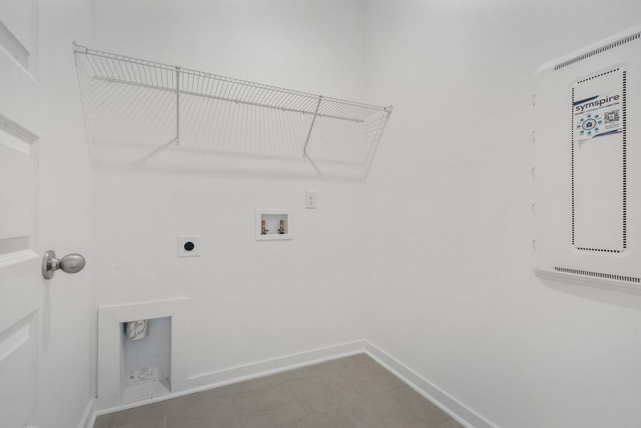 Spacious, unfurnished interior of a new home in Sage Farms, White House (Image 68).
