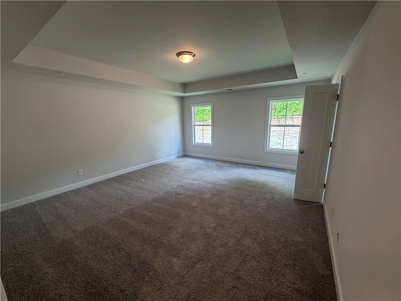 Spacious, unfurnished interior of a new home in , Marietta (Image 9).