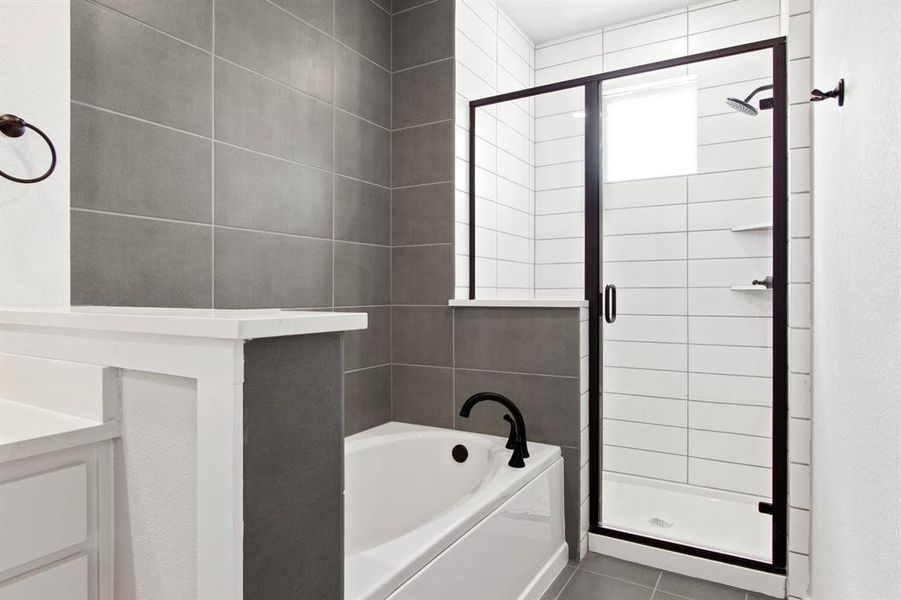 022-2020AldrichRoad-Celina-TX-75009-PrimaryBathroom.jpg-SMALL 022-2020AldrichRoad-Celina-TX-75009-PrimaryBathroom.jpg-SMALL