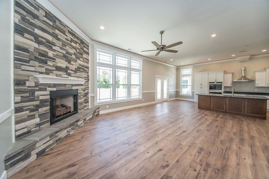 Representative unfurnished interior of a home built from the Beaumont Elite by Enchanted Homes in Pointe Summit, Slater-Marietta (Image 40).