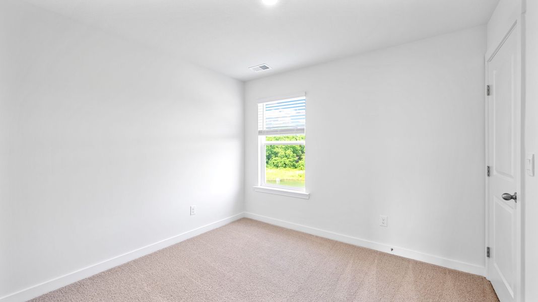 Spacious, unfurnished interior of a new home in The Cove at Thrasher Landing, Hixson (Image 23).