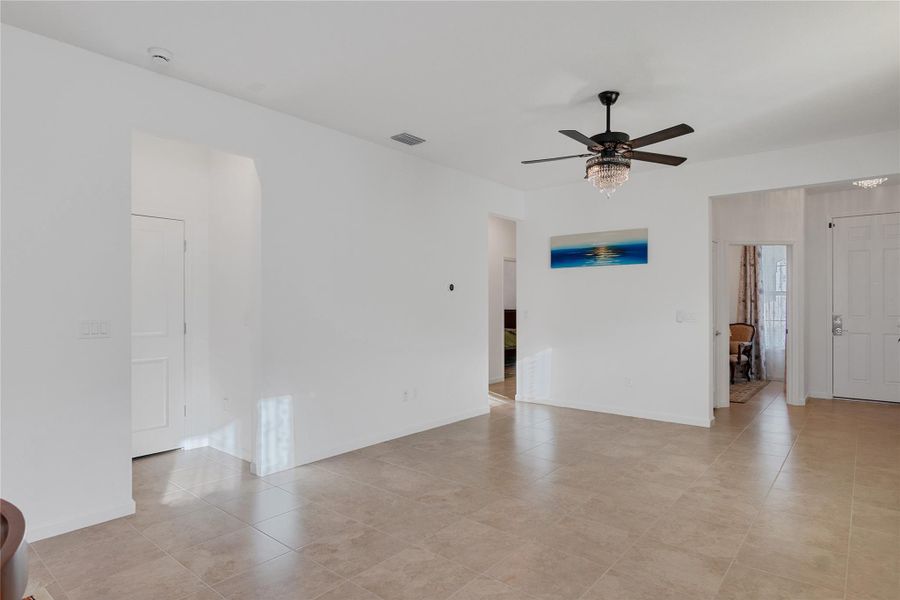 Spacious, unfurnished interior of a new home in , Vero Beach (Image 20). Spacious, unfurnished interior of a new home in , Vero Beach (Image 20).