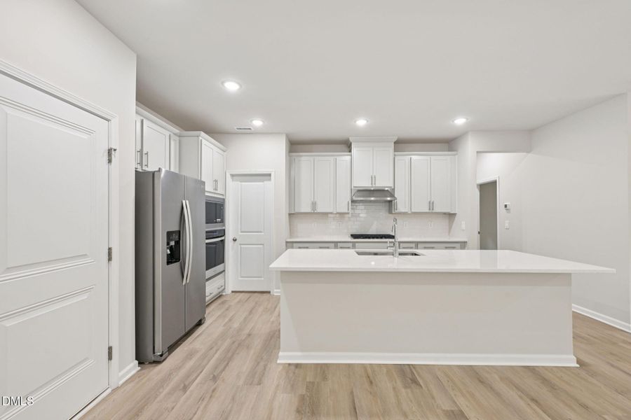 13-web-or-mls-Raleigh - Oak Manor - 608