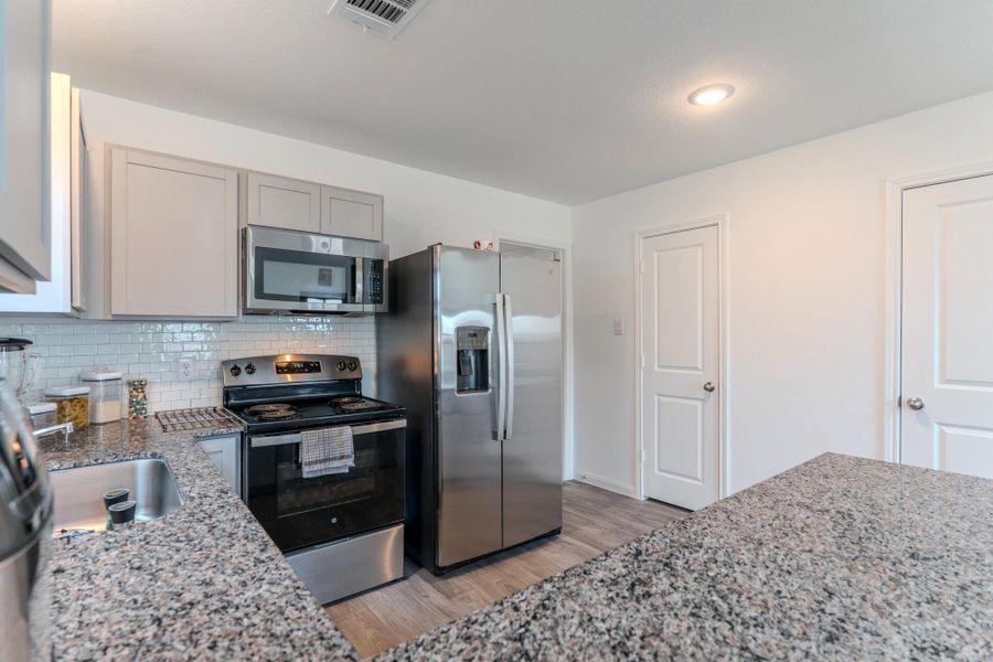 Breakfast bar for casual meals and entertaining Breakfast bar for casual meals and entertaining