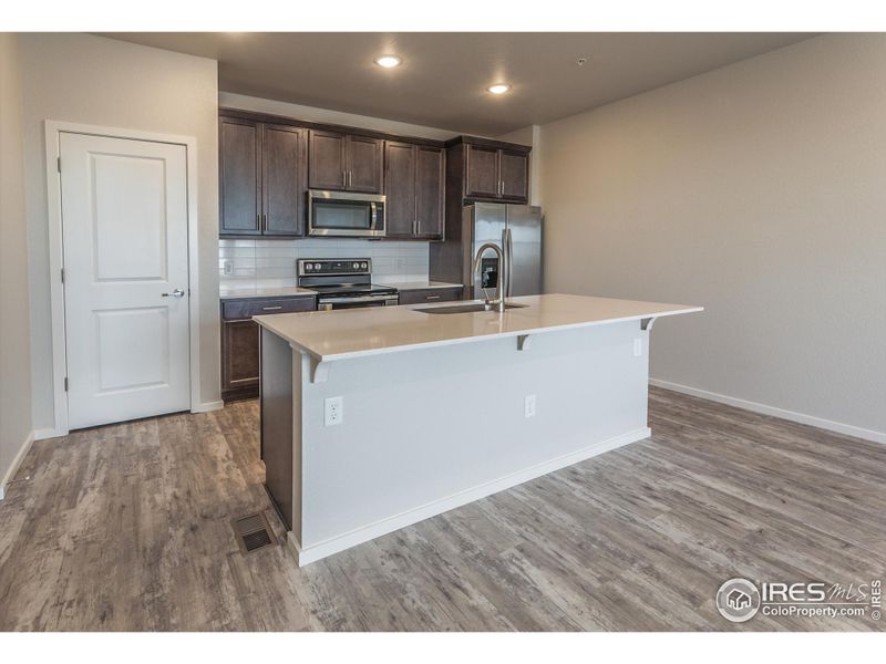 EXAMPLE PHOTO: KITCHEN W/ ISLAND