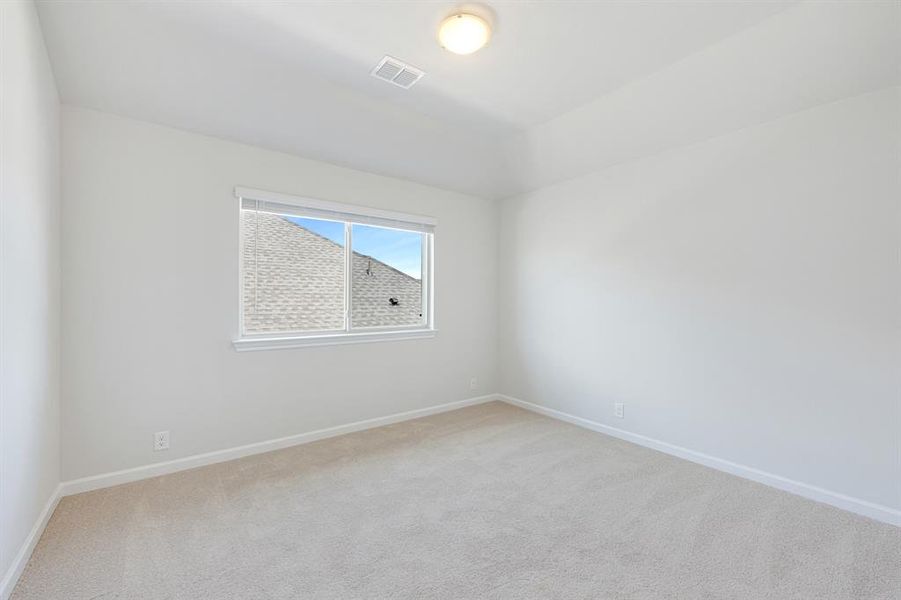 Spacious, unfurnished interior of a new home in Hulen Trails, Fort Worth (Image 22).
