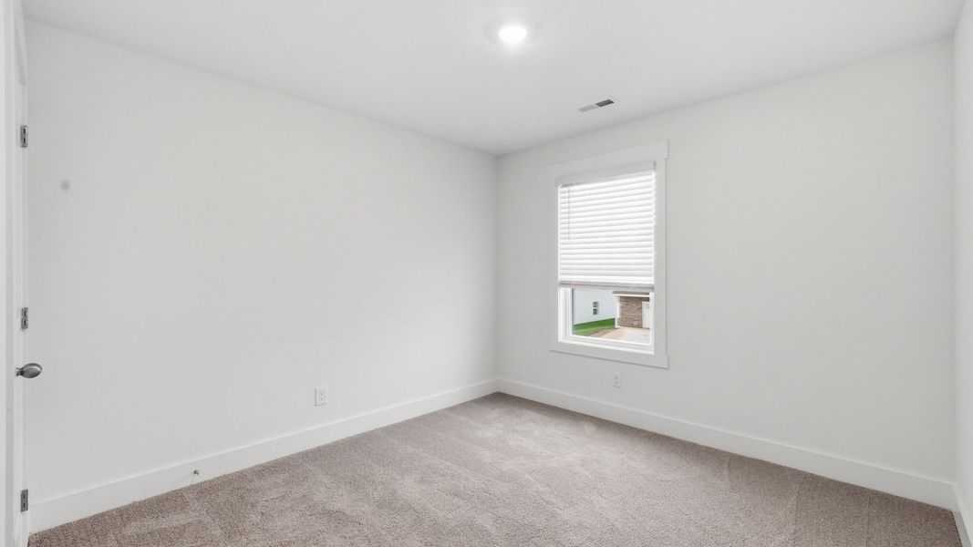 Spacious, unfurnished interior of a new home in Fieldcrest Acres Townhomes, Blountville (Image 24).