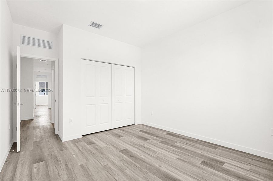 Spacious, unfurnished interior of a new home in , Miami (Image 68).