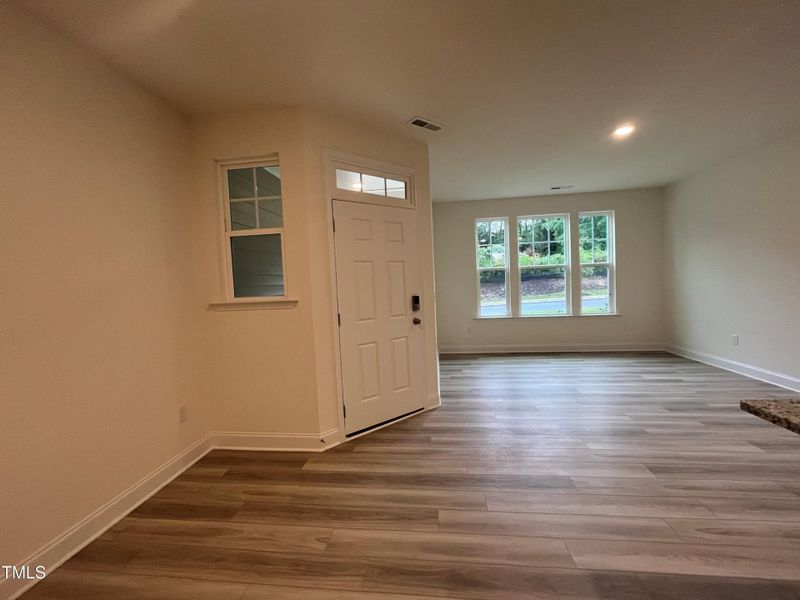 Dining/Breakfast Nook