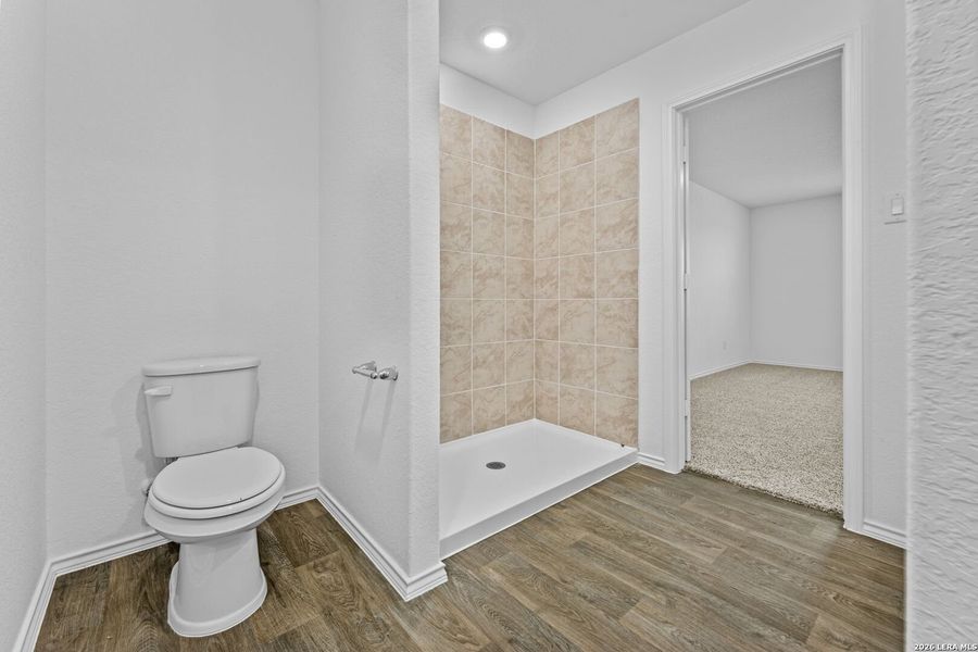 Furnished interior view inside a new home in Avenida, Converse (Image 7).