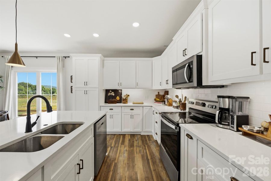 Furnished interior view inside a new home in , Kings Mountain (Image 10).