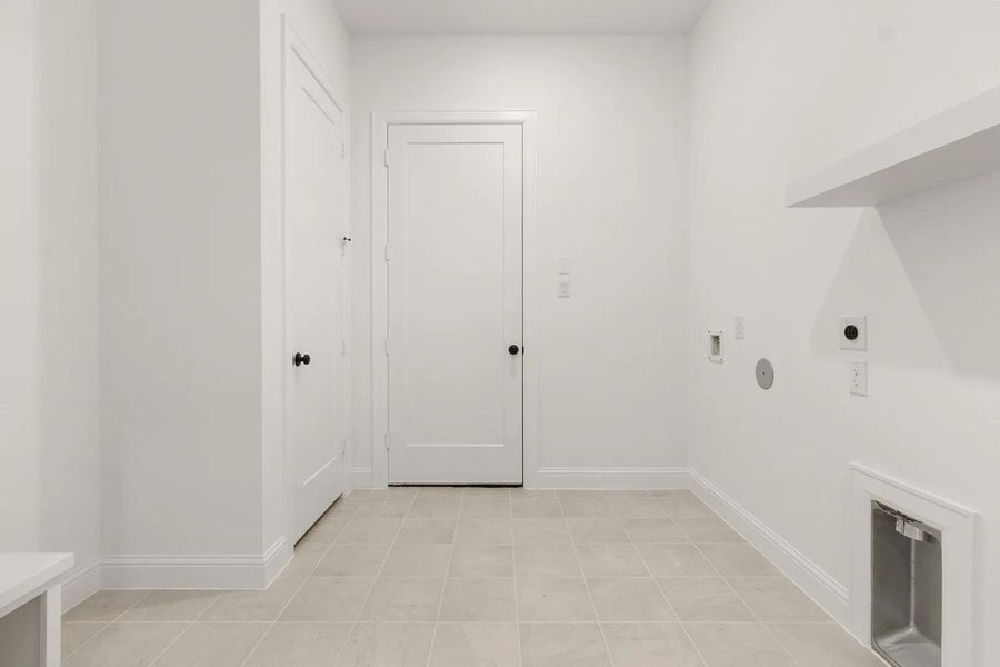 Brynlee II G Laundry room