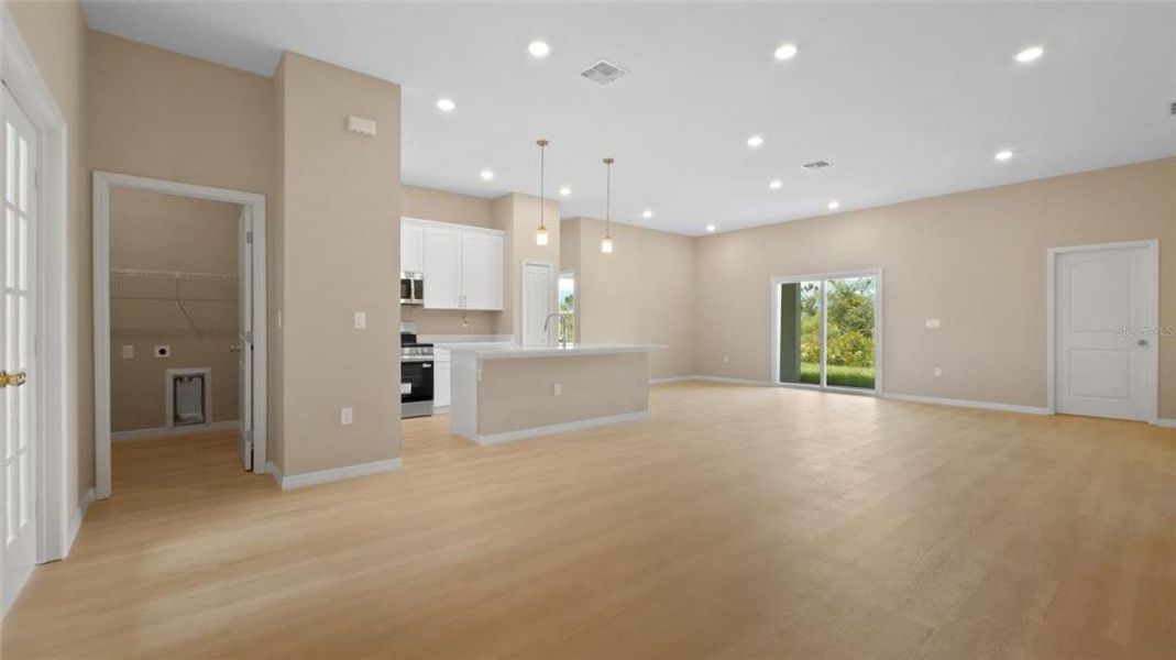 Spacious, unfurnished interior of a new home in , Port Charlotte (Image 16).