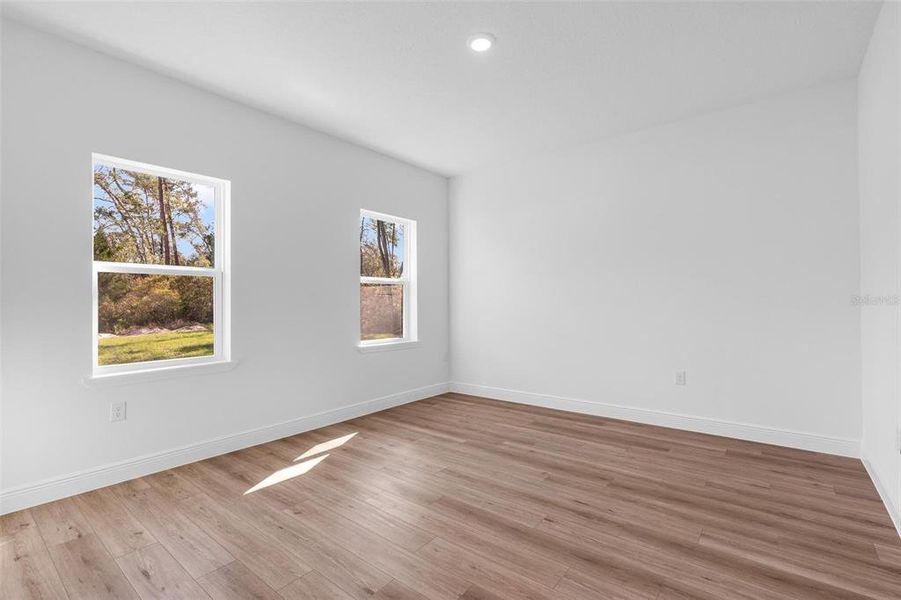 Spacious, unfurnished interior of a new home in , Ocala (Image 33).