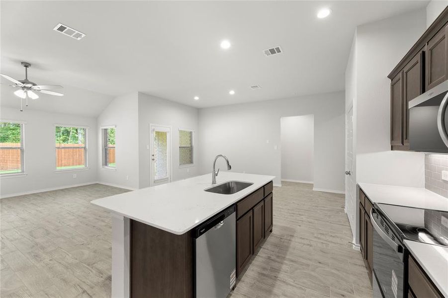 13. 1405 Hillbrook - Kitchen (4) 13. 1405 Hillbrook - Kitchen (4)