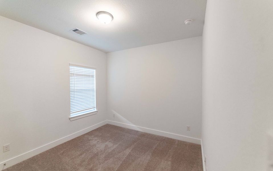 Spacious, unfurnished interior of a new home in River Ranch Meadows, Dayton (Image 14).