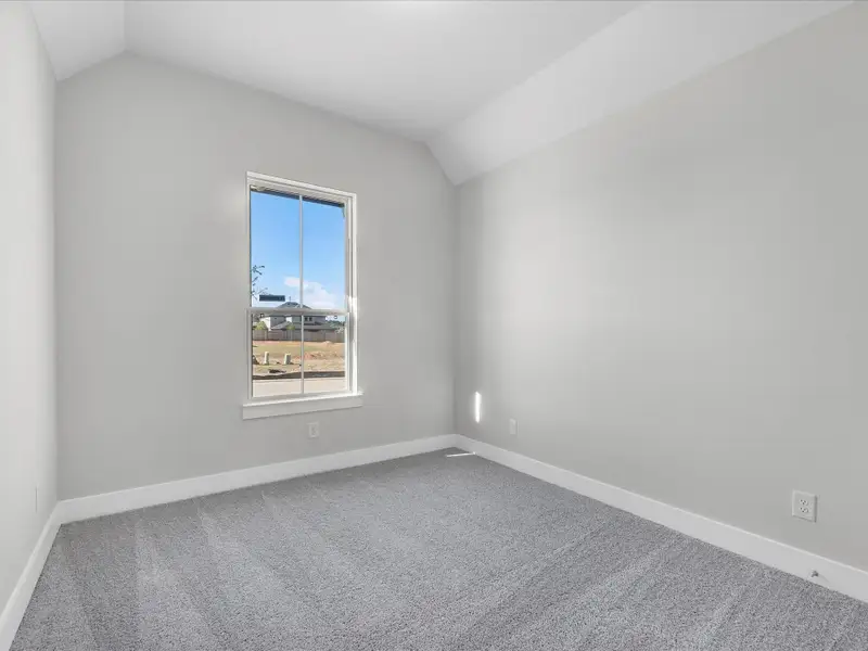 Spacious, unfurnished interior of a new home in Clopton Farms, Montgomery (Image 20).