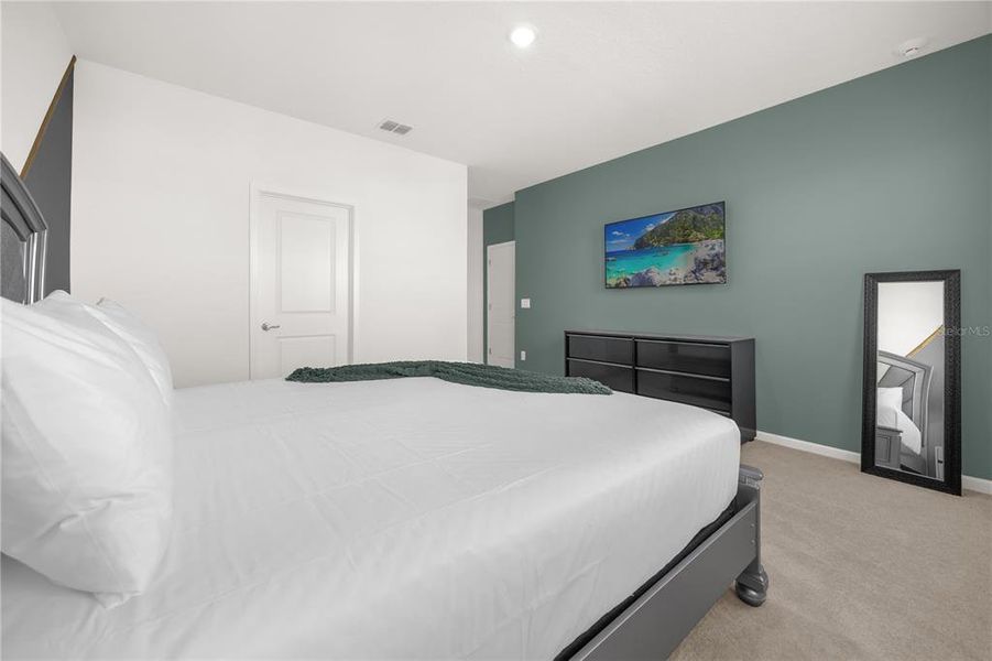 Furnished interior view inside a new home in , Kissimmee (Image 20).