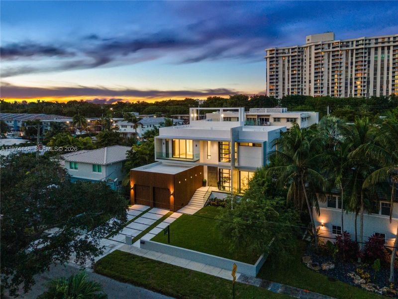 Condo located in Miami Shores, FL showcasing its design and architecture (Image 4).