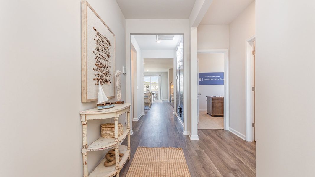 Image 17 of a home in Kingston Bay.