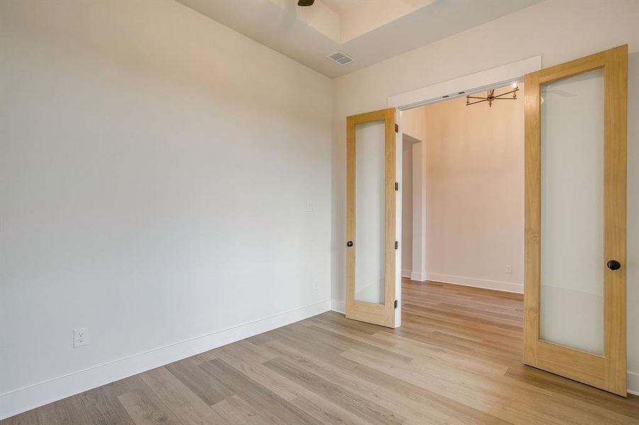 Spacious, unfurnished interior of a new home in , Waxahachie (Image 35).