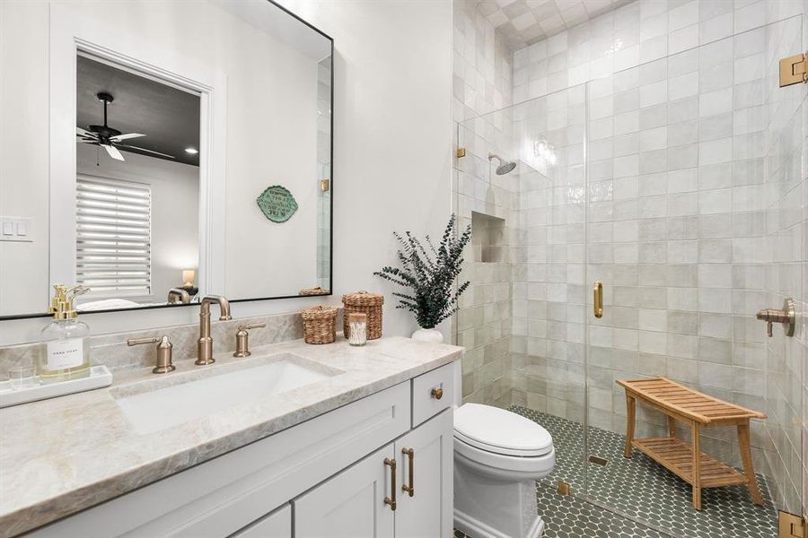 Furnished interior view inside a new home in , Corsicana (Image 19).