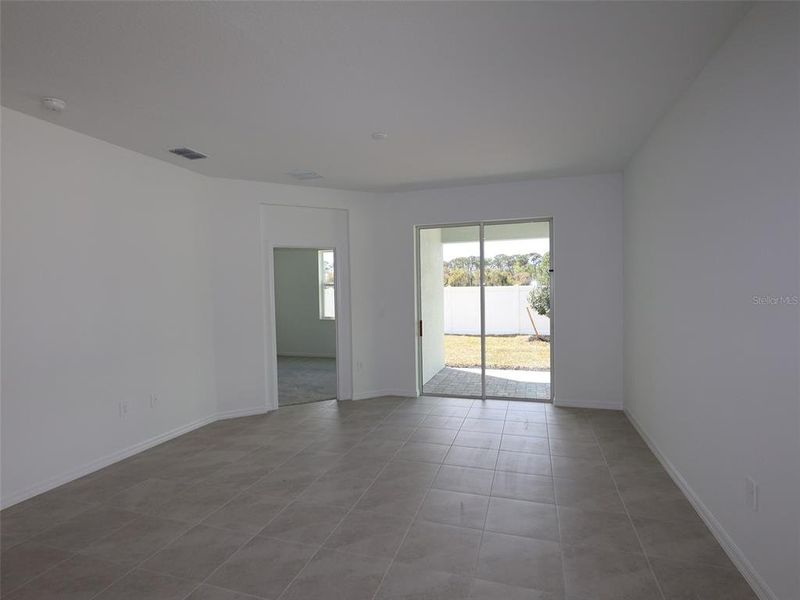 Spacious, unfurnished interior of a new home in Southpointe, Palmetto (Image 10). Spacious, unfurnished interior of a new home in Southpointe, Palmetto (Image 10).