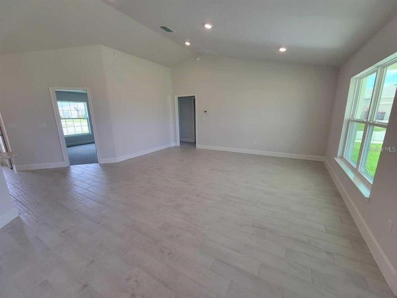 Spacious, unfurnished interior of a new home in The Pines at Citrus Springs, Citrus Springs (Image 8).