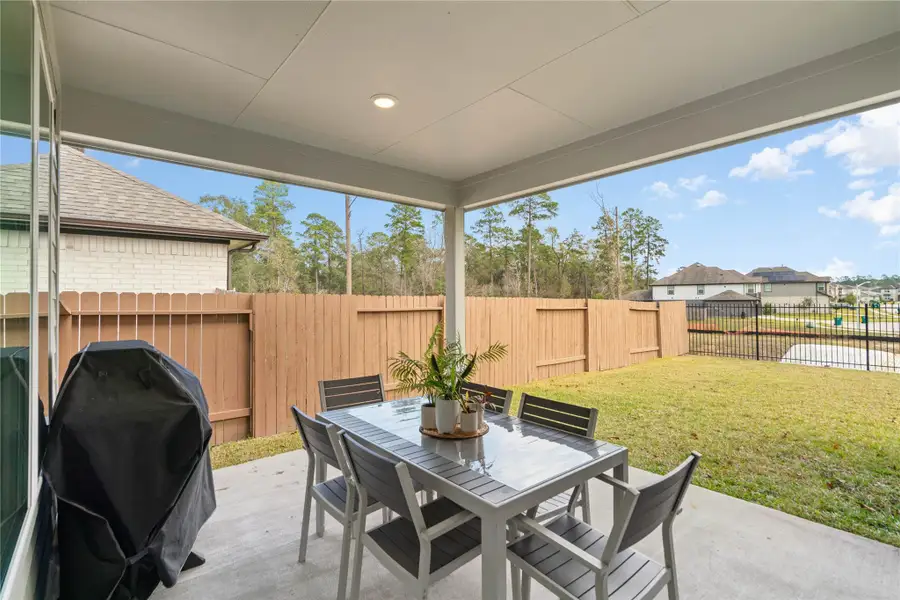 Exterior details and patio area of a home in Fosters Ridge 60's, Conroe (Image 3). Exterior details and patio area of a home in Fosters Ridge 60's, Conroe (Image 3).