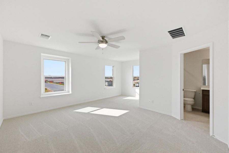 Spacious, unfurnished interior of a new home in Salerno - Heritage Collection, Round Rock (Image 25). Spacious, unfurnished interior of a new home in Salerno - Heritage Collection, Round Rock (Image 25).