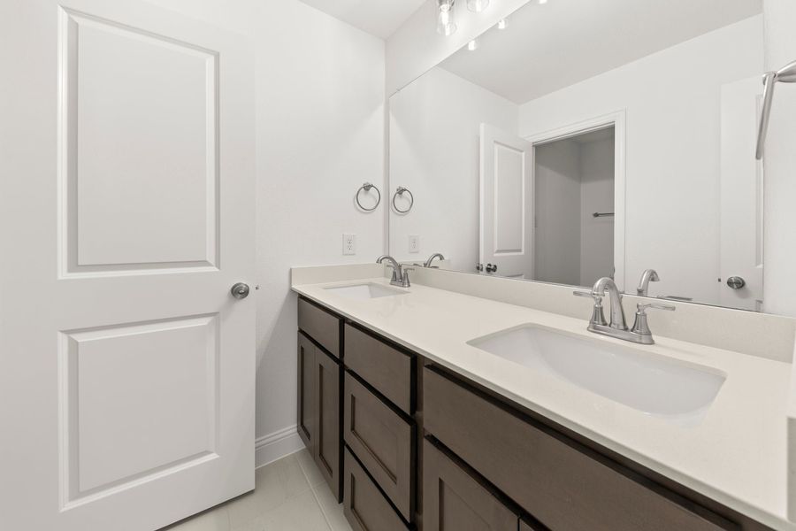 Furnished interior view inside a new home in Walden Pond, Forney (Image 15).