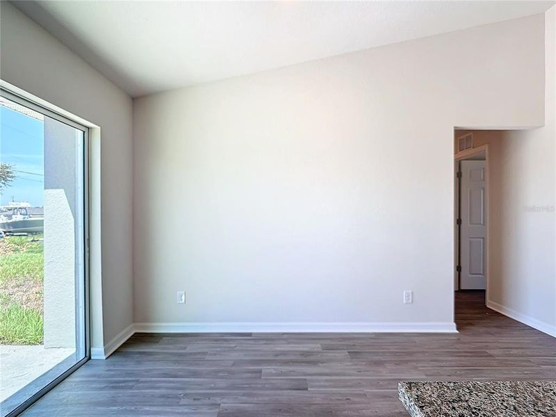 Spacious, unfurnished interior of a new home in , Cape Coral (Image 22).