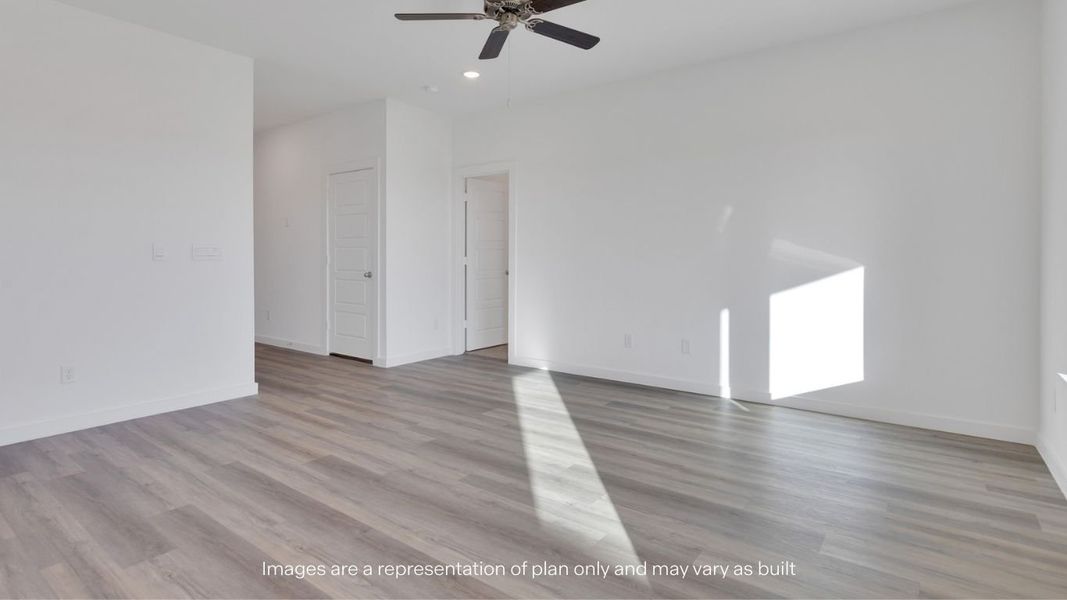 Spacious, unfurnished interior of a new home in Allen Farms, Lubbock (Image 17).