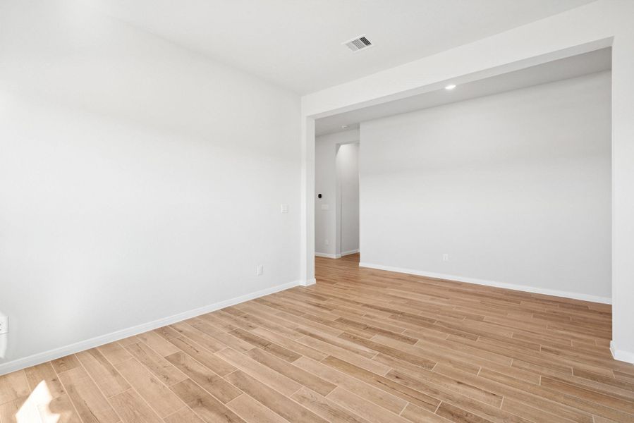 Spacious, unfurnished interior of a new home in Escondido 50' Homesites, Magnolia (Image 17).