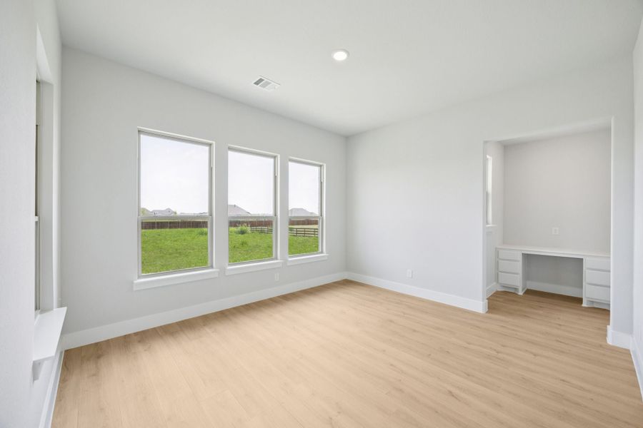 Representative unfurnished interior of a home built from the Belmont by Centre Living Homes in Ellis Ranch Estates, Waxahachie (Image 26).