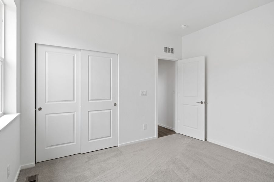 Spacious, unfurnished interior of a new home in Independence, Elizabeth (Image 13).