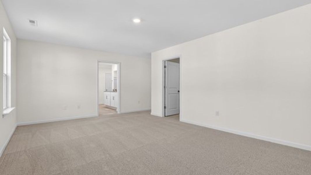 Spacious, unfurnished interior of a new home in The Reserve at Prestleigh, Wake Forest (Image 31).