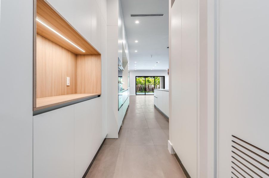 Spacious, unfurnished interior of a new home in , Fort Lauderdale (Image 14). Spacious, unfurnished interior of a new home in , Fort Lauderdale (Image 14).