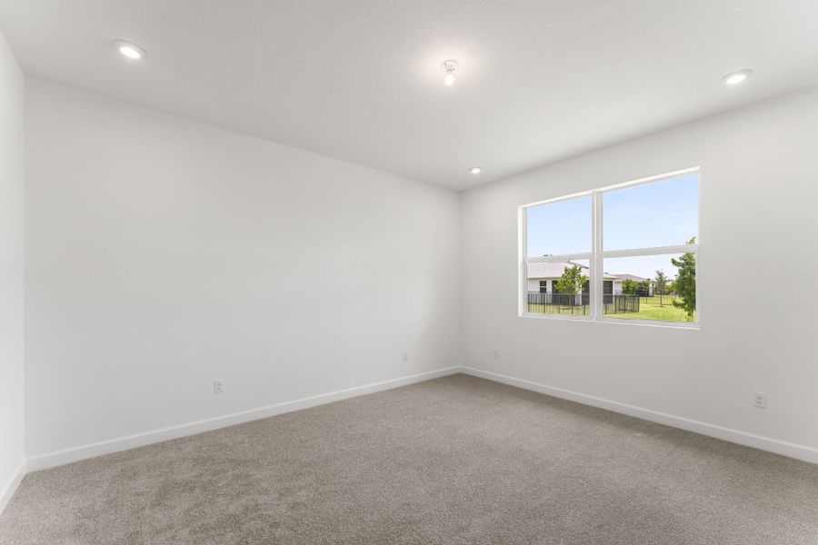 Spacious, unfurnished interior of a new home in Tradition, Port St. Lucie (Image 7).