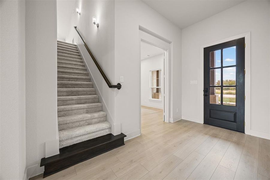 Spacious, unfurnished interior of a new home in Tuscan Estates (1 Acre Lots), Waxahachie (Image 17).