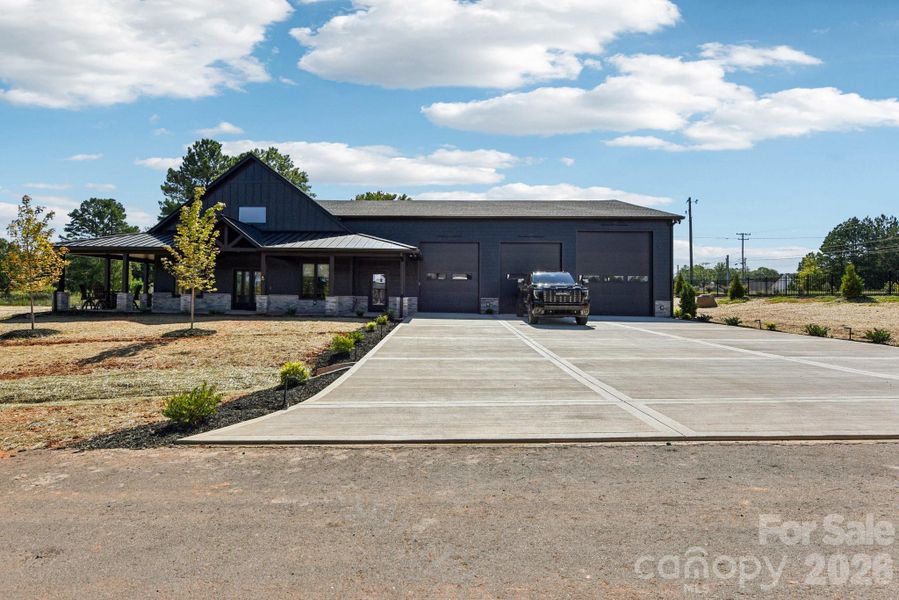 Community amenities in , Mooresville (Image 30).