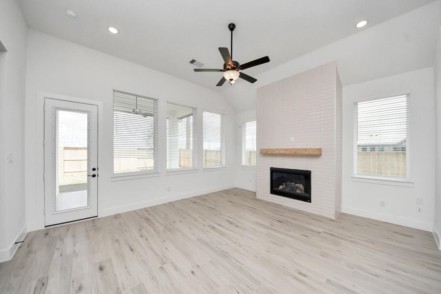 Spacious, unfurnished interior of a new home in Meridiana Courtyard Collection, Manvel (Image 23).